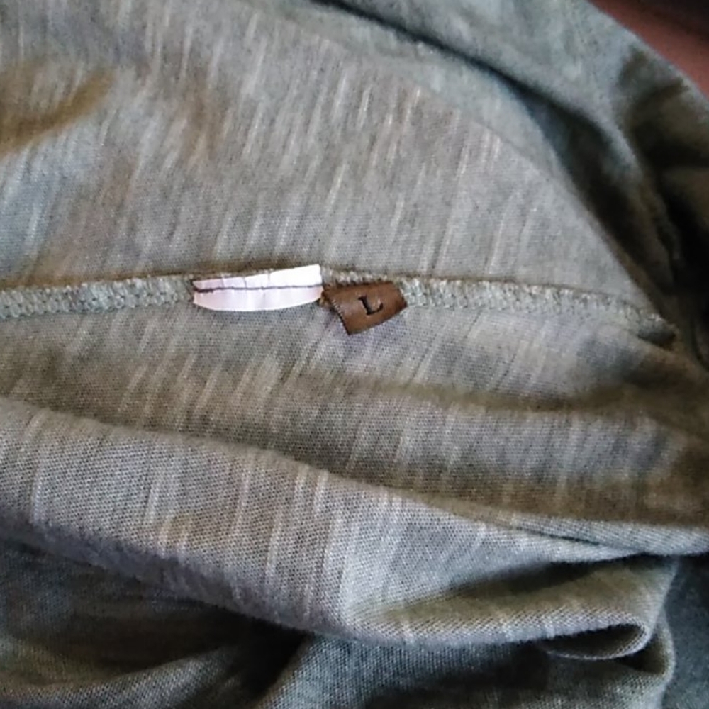 Shirt - Picture 4 of 4